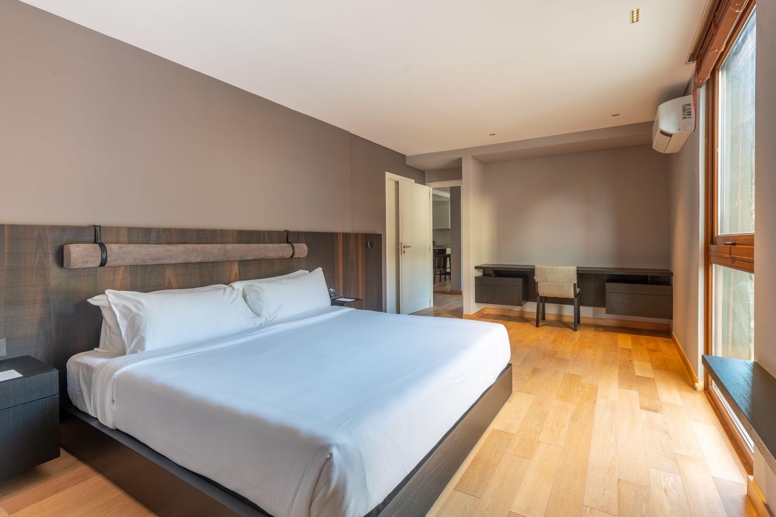 Suite, Street View