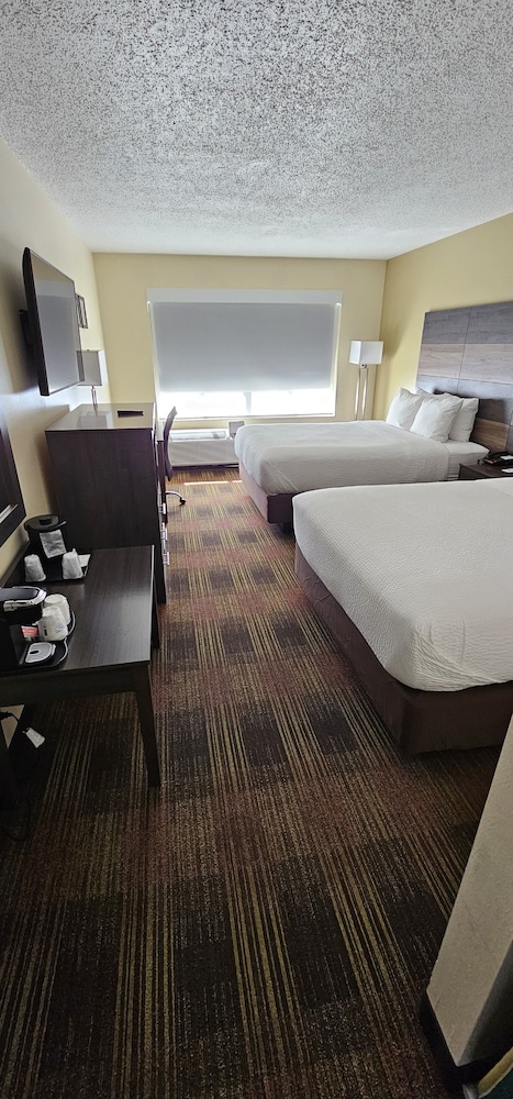 AmericInn by Wyndham Fort Atkinson 16/37