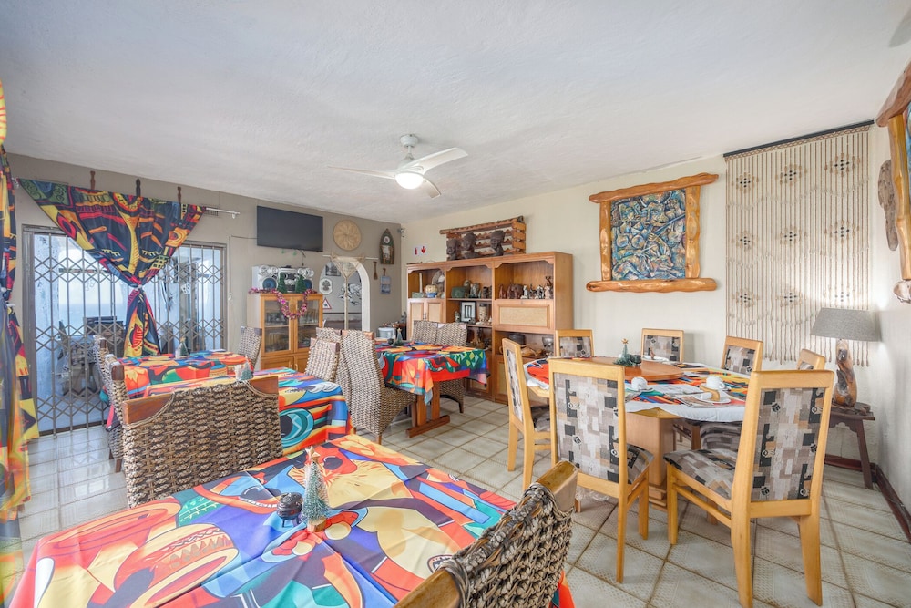 Beachcomber Bay Guest House 37/50