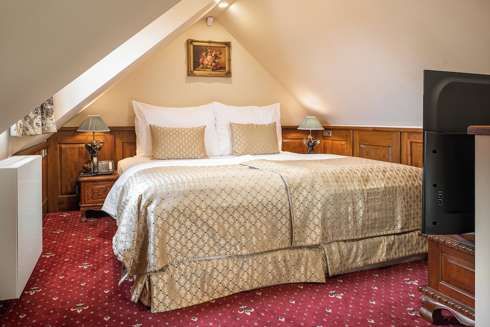SUPERIOR, DOUBLE BED