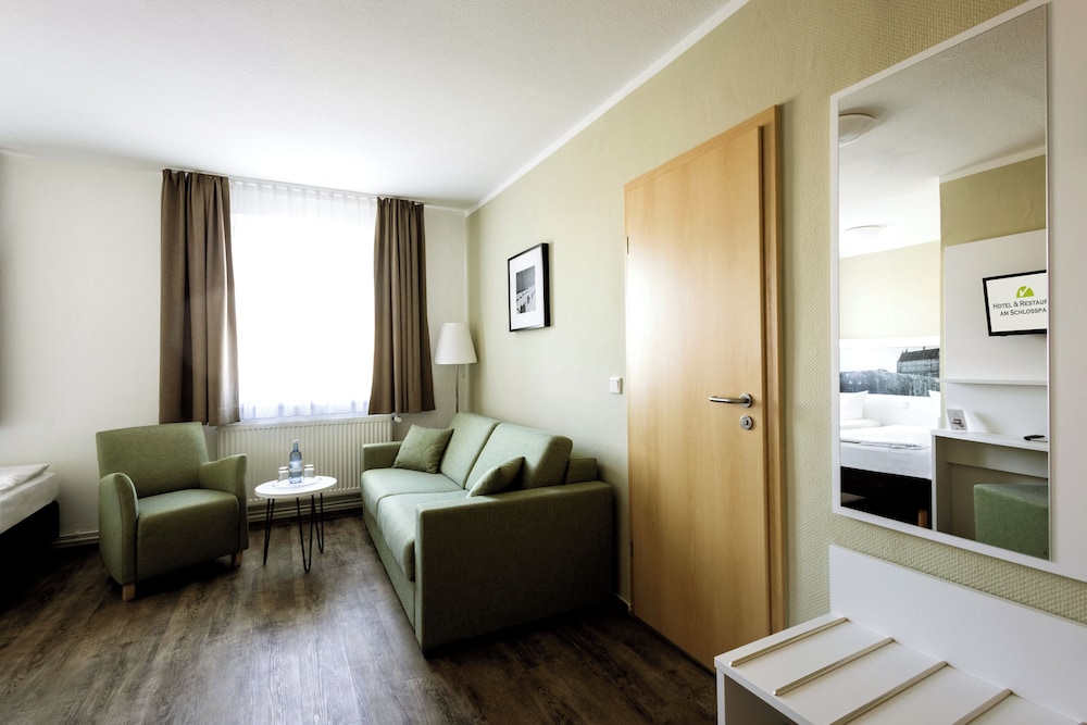 Hotel Am Schlosspark 48/71