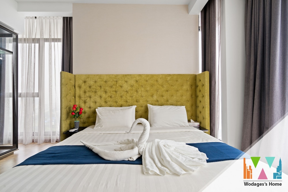 2 BEDROOMS, EXECUTIVE, SUITE, CITY VIEW