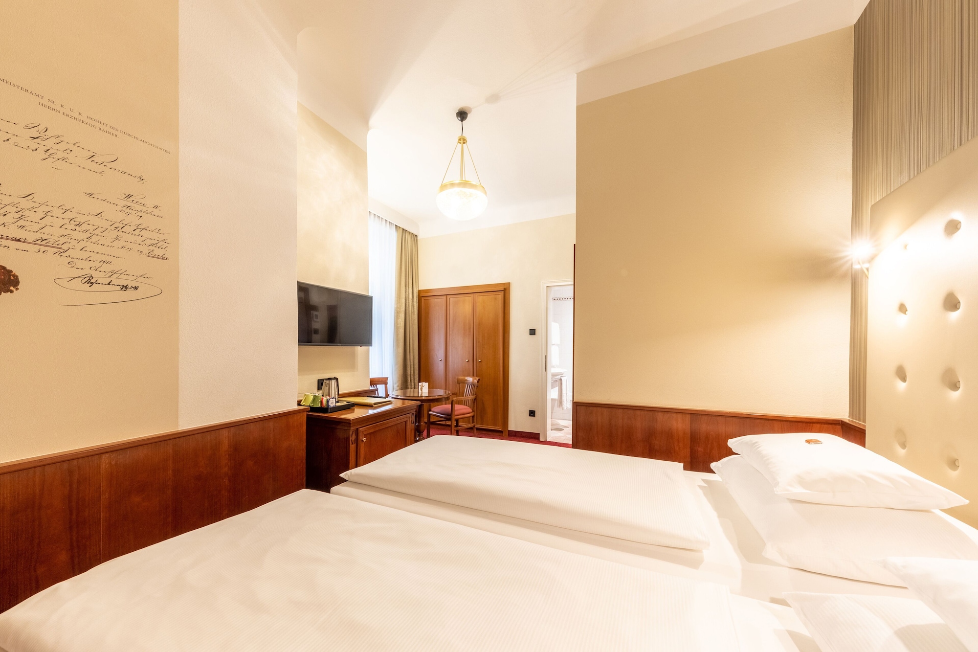 ROOM, DOUBLE BED, COURTYARD VIEW