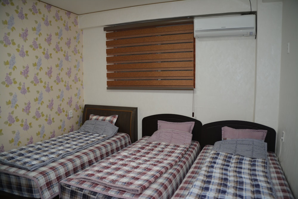 FunStay Inn Guesthouse 25/50