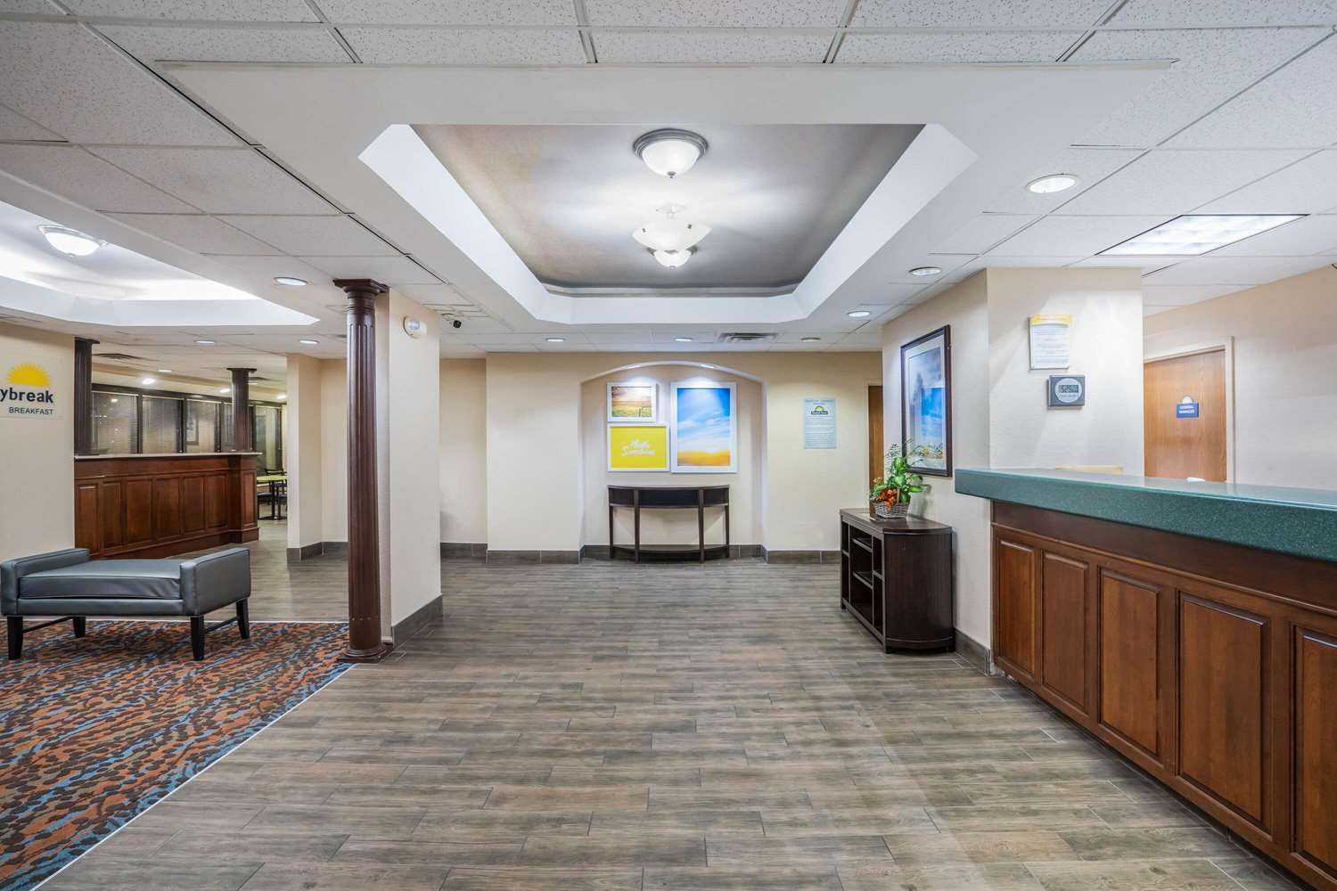 Days Inn By Wyndham Clarksville North 8/63