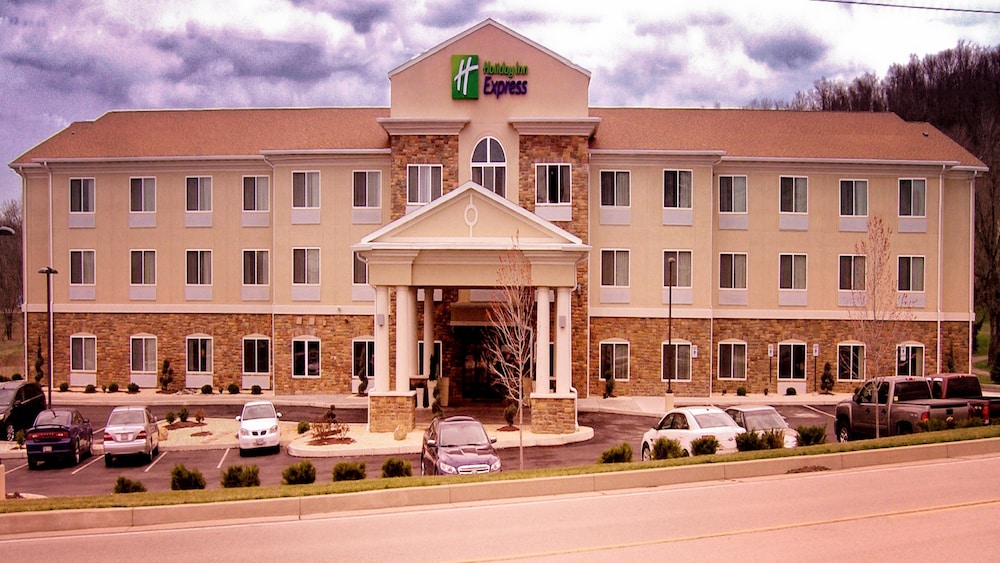 Holiday Inn Express Suites Belle Vernon 1/39
