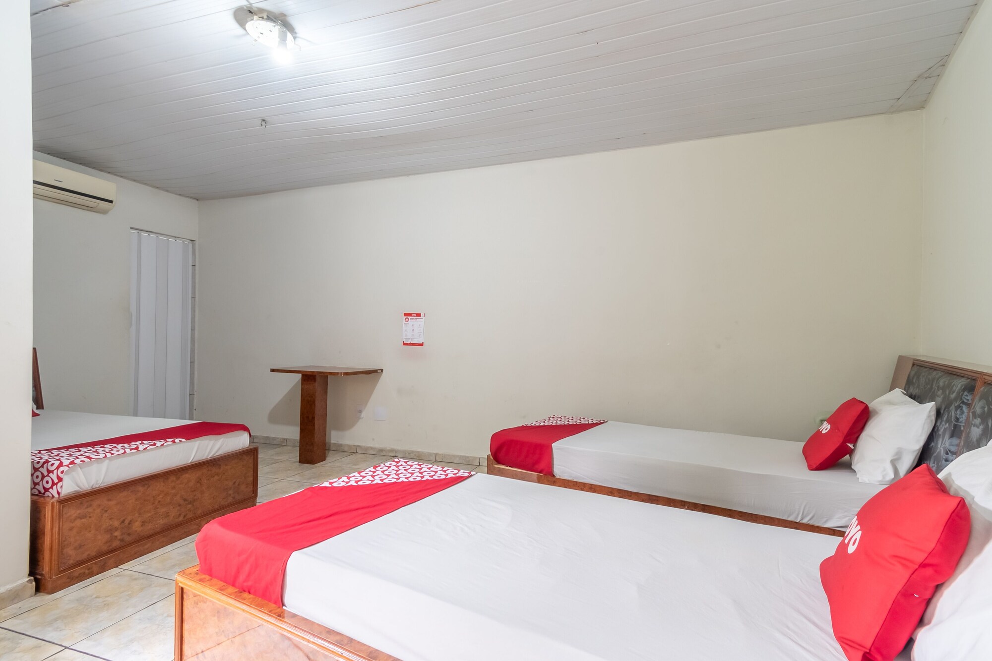 ROOM, TRIPLE, 3 BEDS