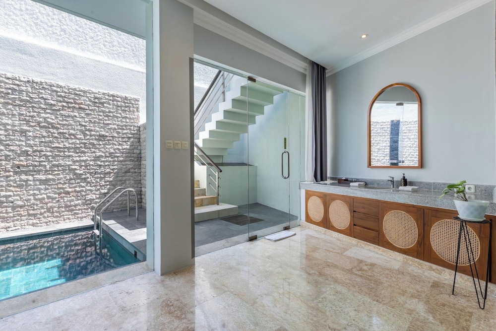 Nunamkhalu Private Villas and Spa (Ex Nusa Dua Retreat) 40/79