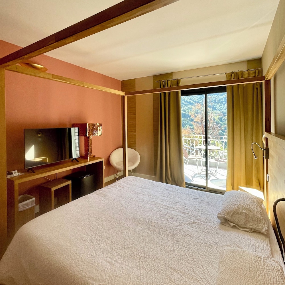 DELUXE, DOUBLE BED, TERRACE