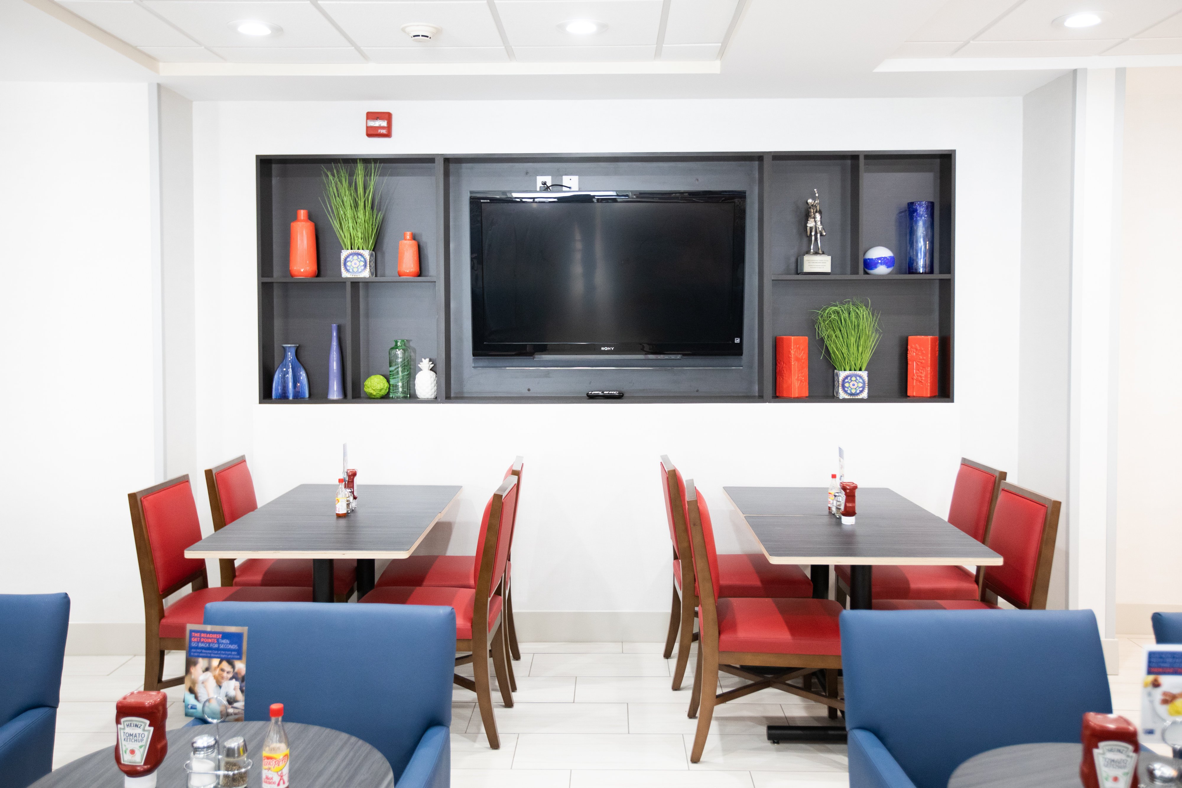 Holiday Inn Express Hoteland Suites Knoxville Farragut 52/63