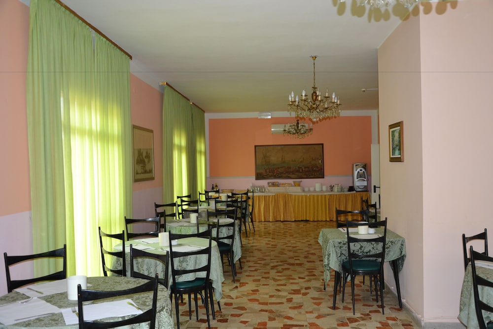 HOTEL BRITTA 18/26