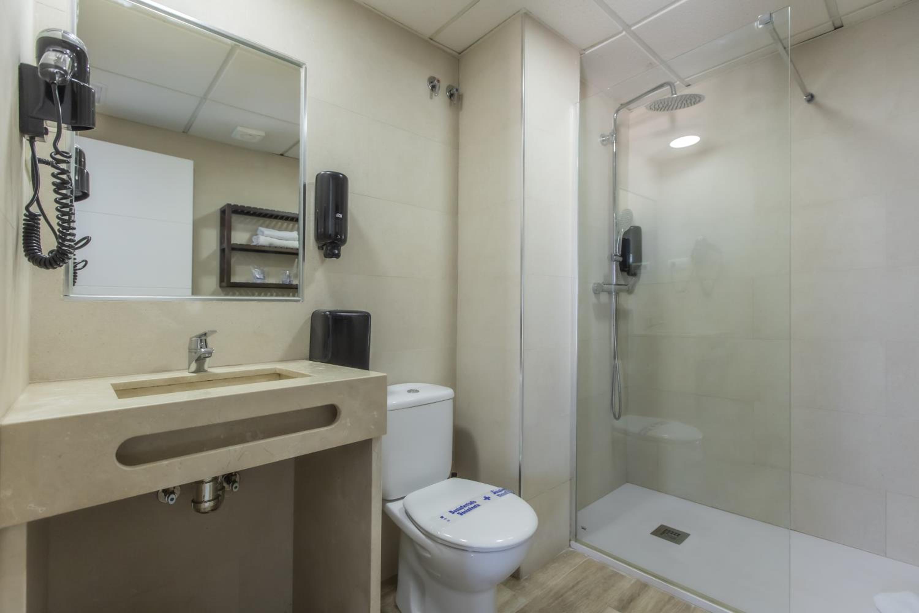 Room, Triple, Single Bed, Hotel Zen Airport 8/10