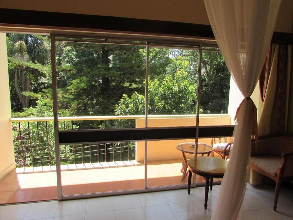 The Equator Hotel 36/60