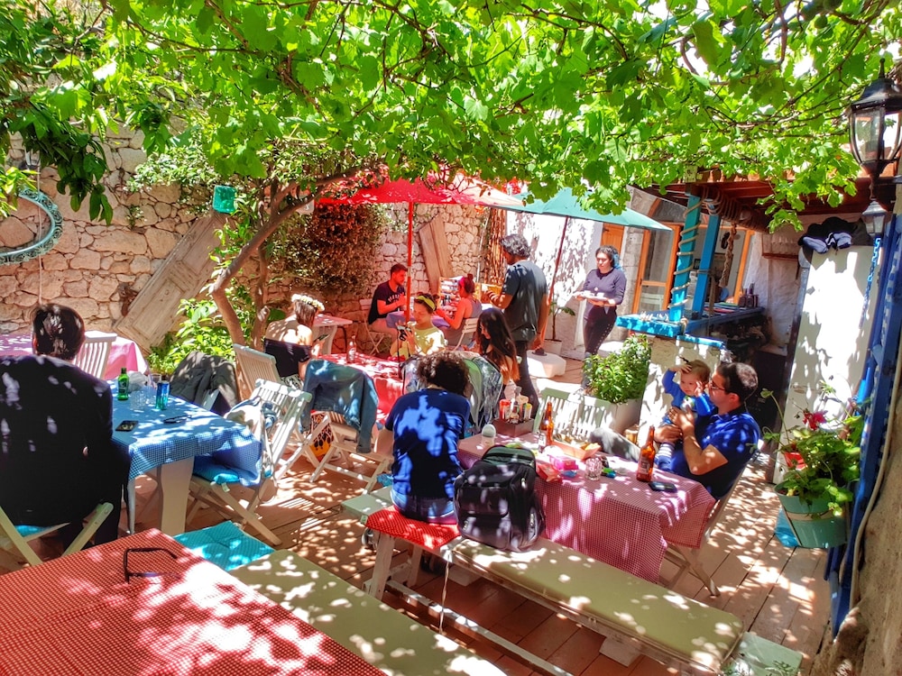 Afet Hanim Konagi 37/50