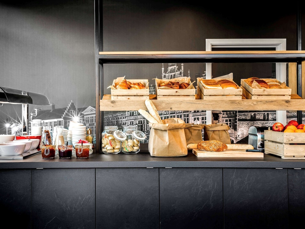 Ibis Budget Gent Centrum Dampoort 40/63