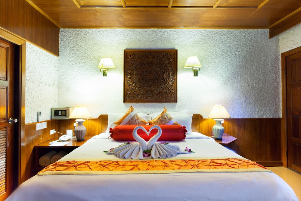 Tropica Bungalow Hotel 14/69