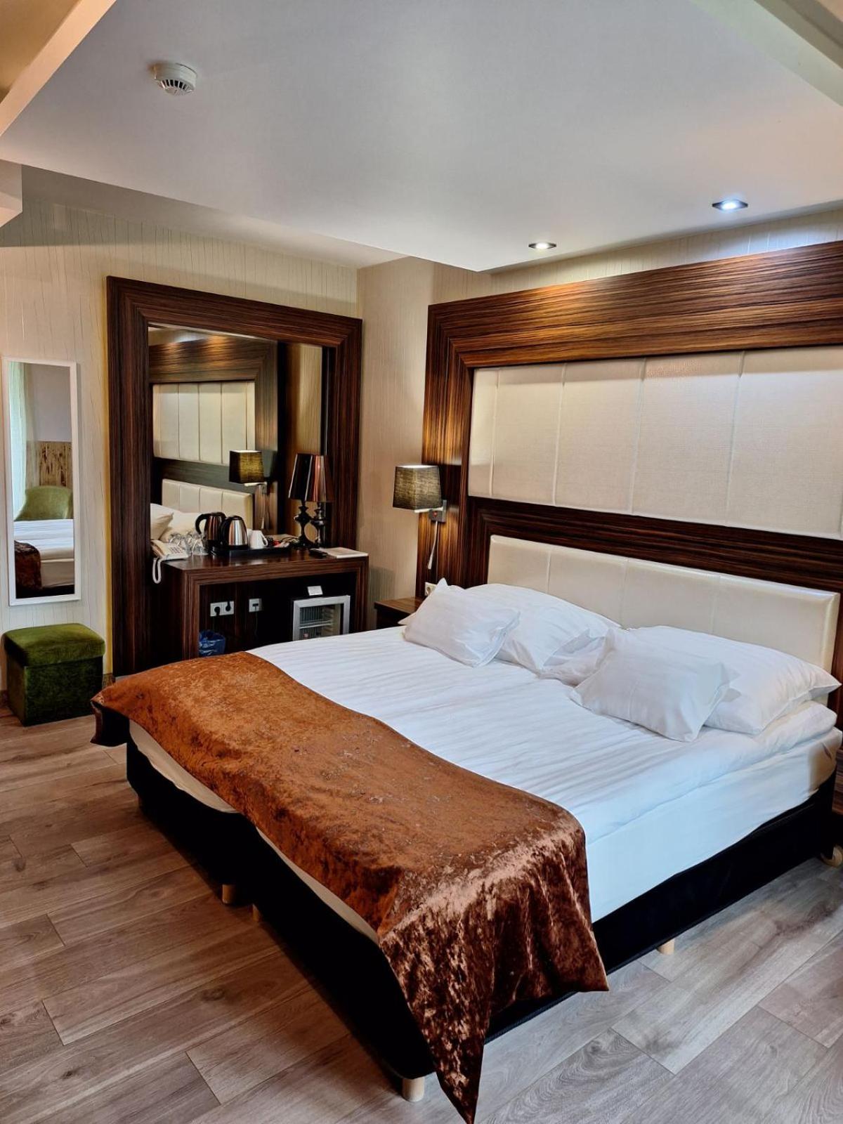 Standard, Double Bed