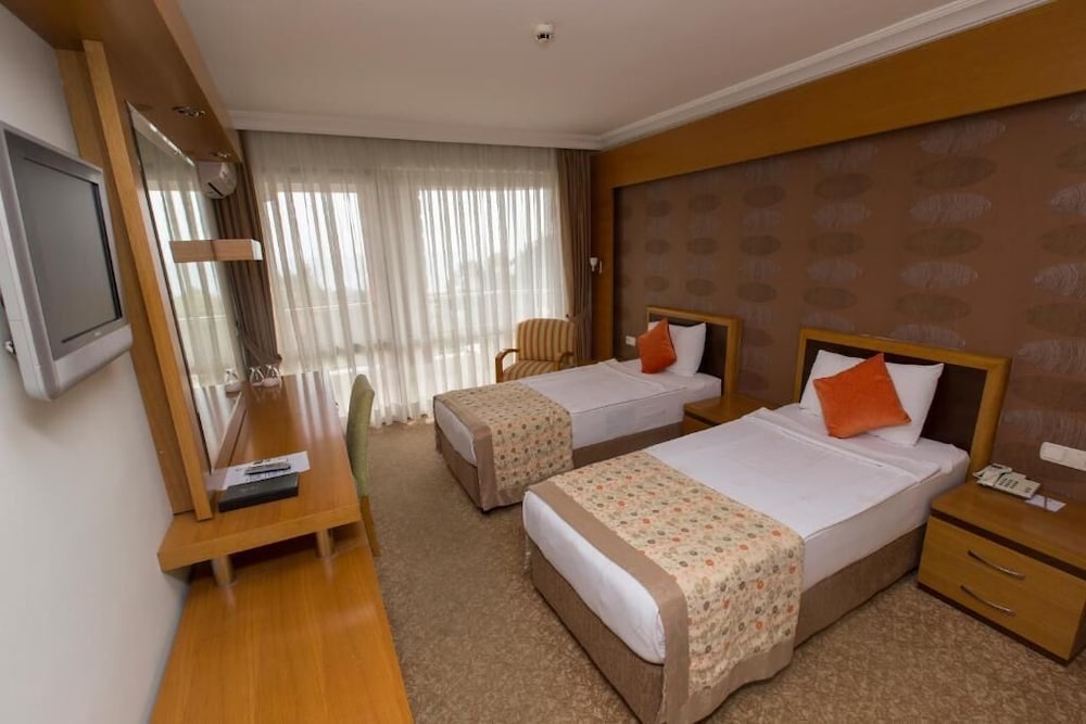 Sirma Hotel 12/50