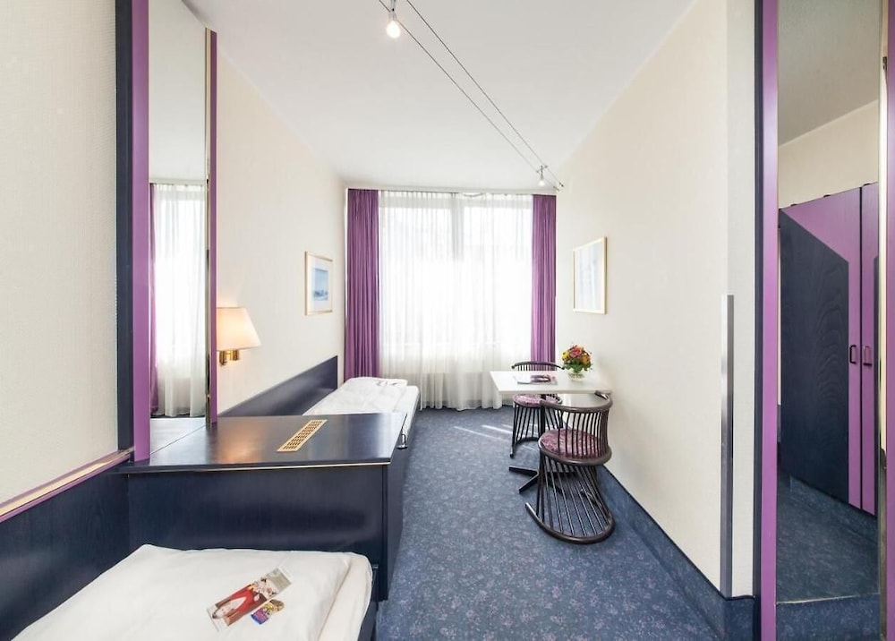 Hotel Mirage Neuss 66/78