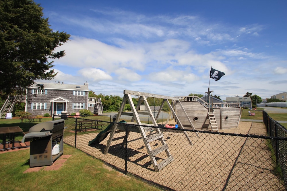 Colonial Acres Resort 46/53