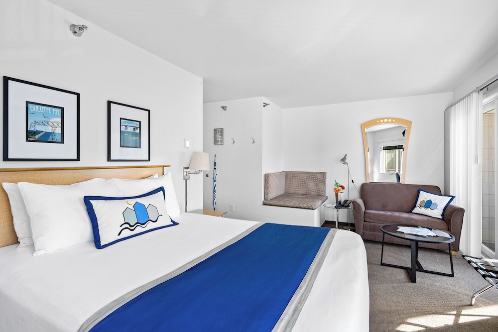 South Pier Inn 12/50