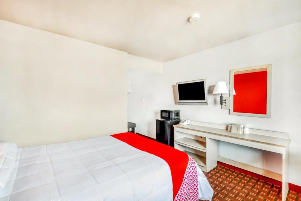 ROOM, DOUBLE BED