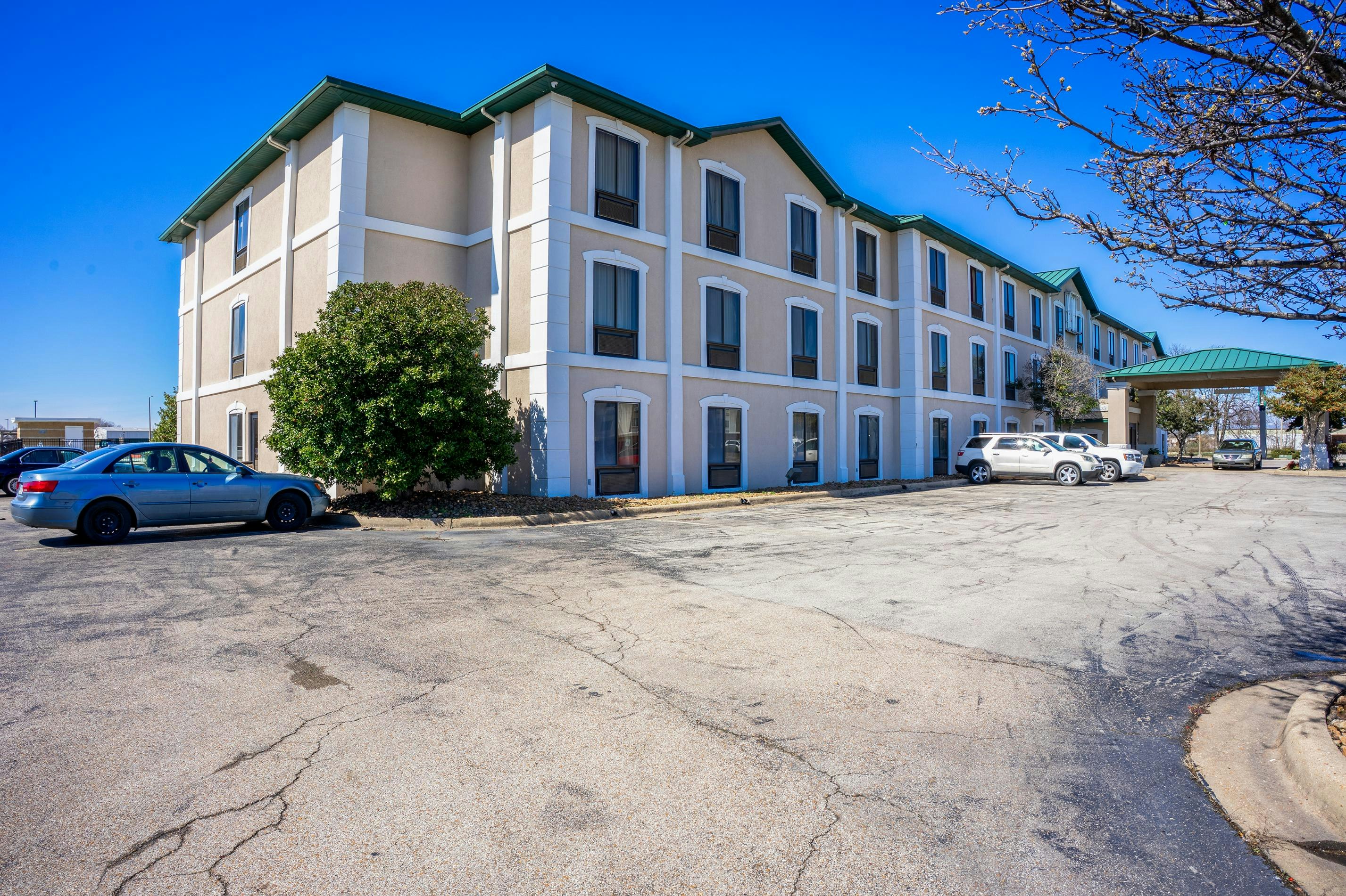 Ark Suites By OYO Jonesboro I-555 48/59