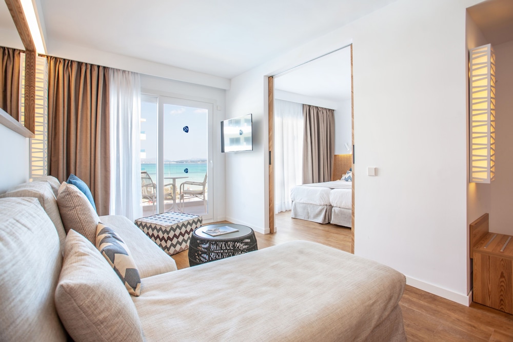 1 BEDROOM, APARTMENT, PARTIAL SEA VIEW, BALCONY