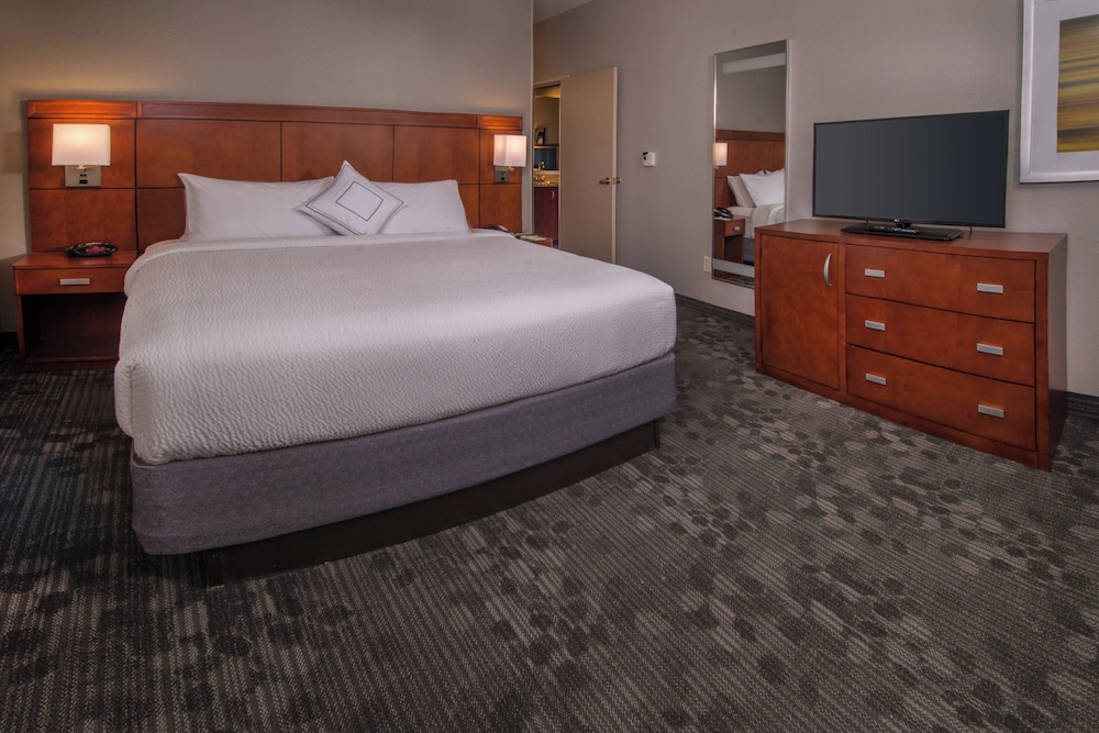 Room at Courtyard Dulles Town Center, STERLING - VA