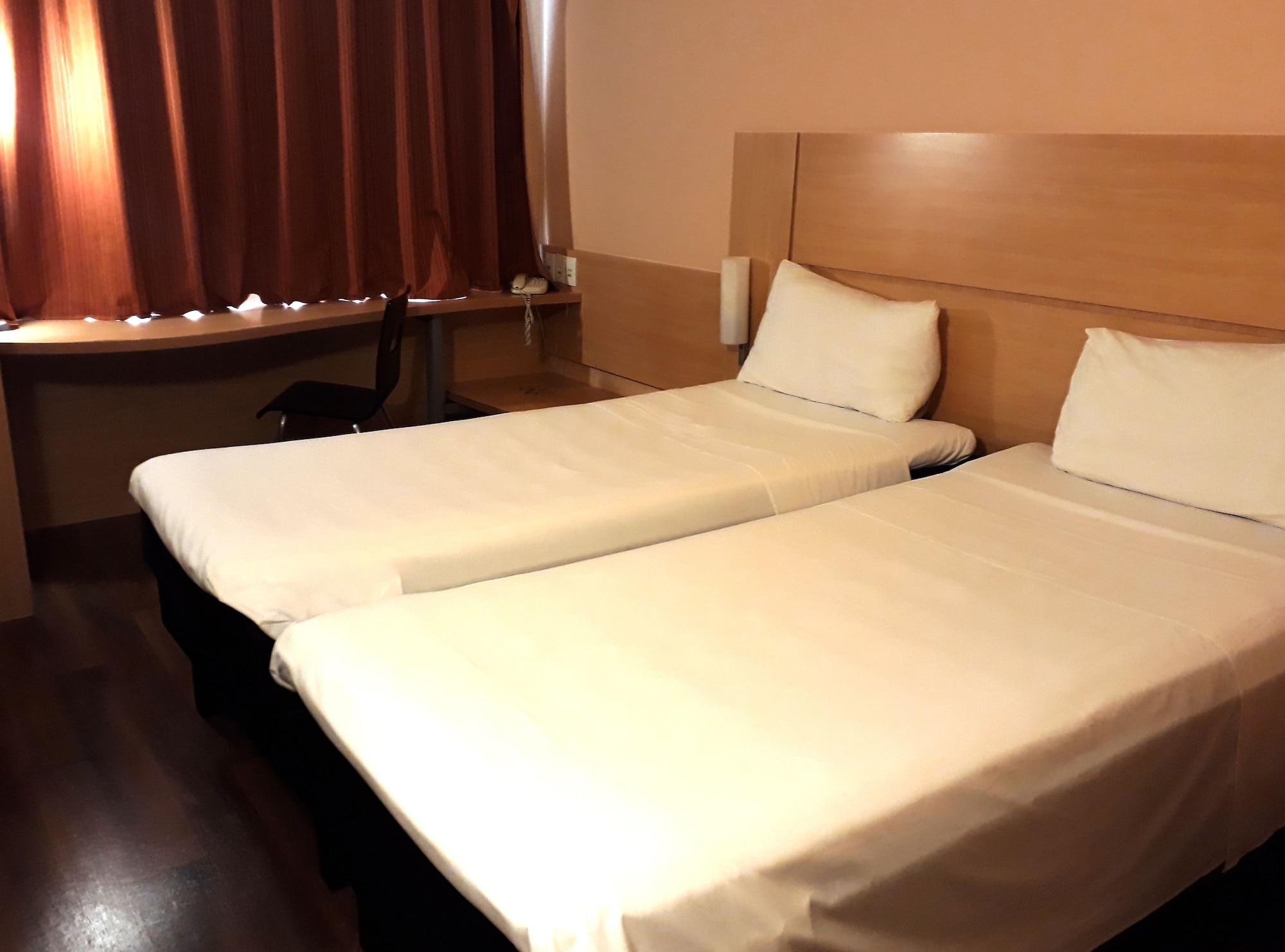 Standard, Multiple Beds