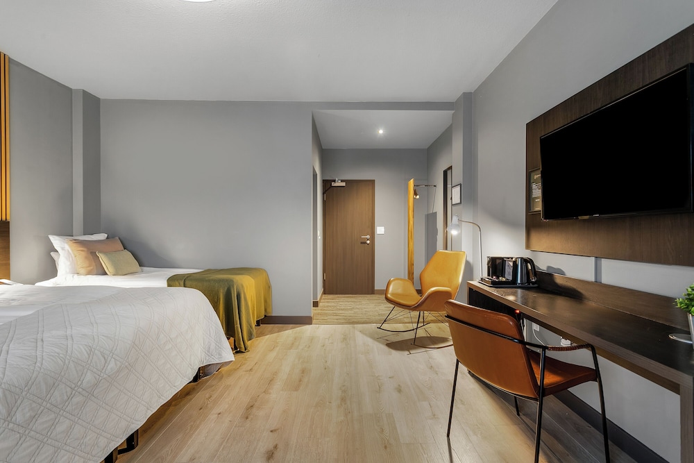 Konvin Hotel by Reykjavik Keflavik Airport 14/80