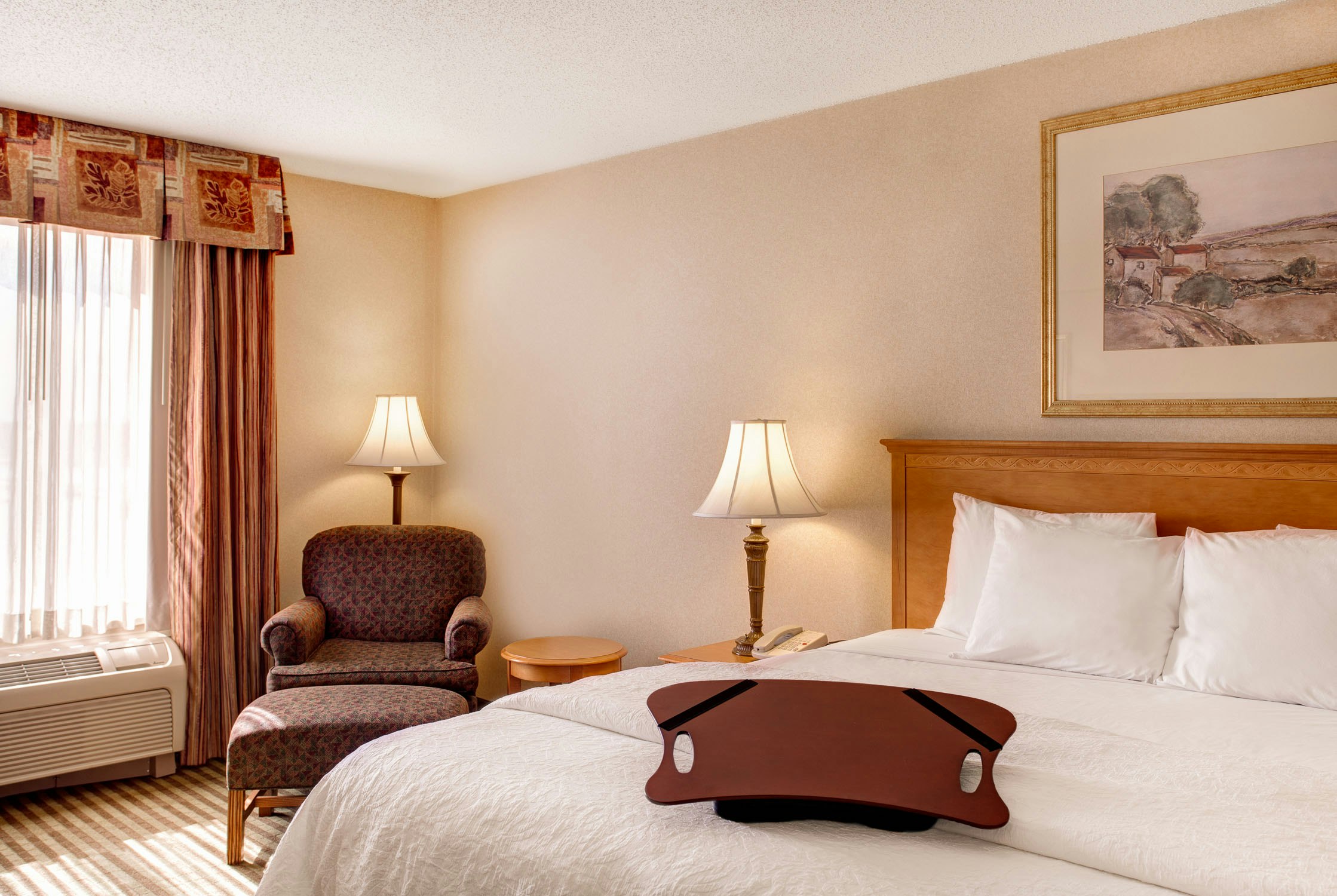 Hampton Inn Suites Addison 19/58