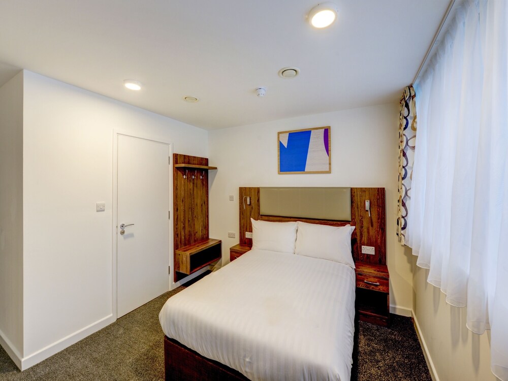 OYO Plymouth Central Hotel 16/31
