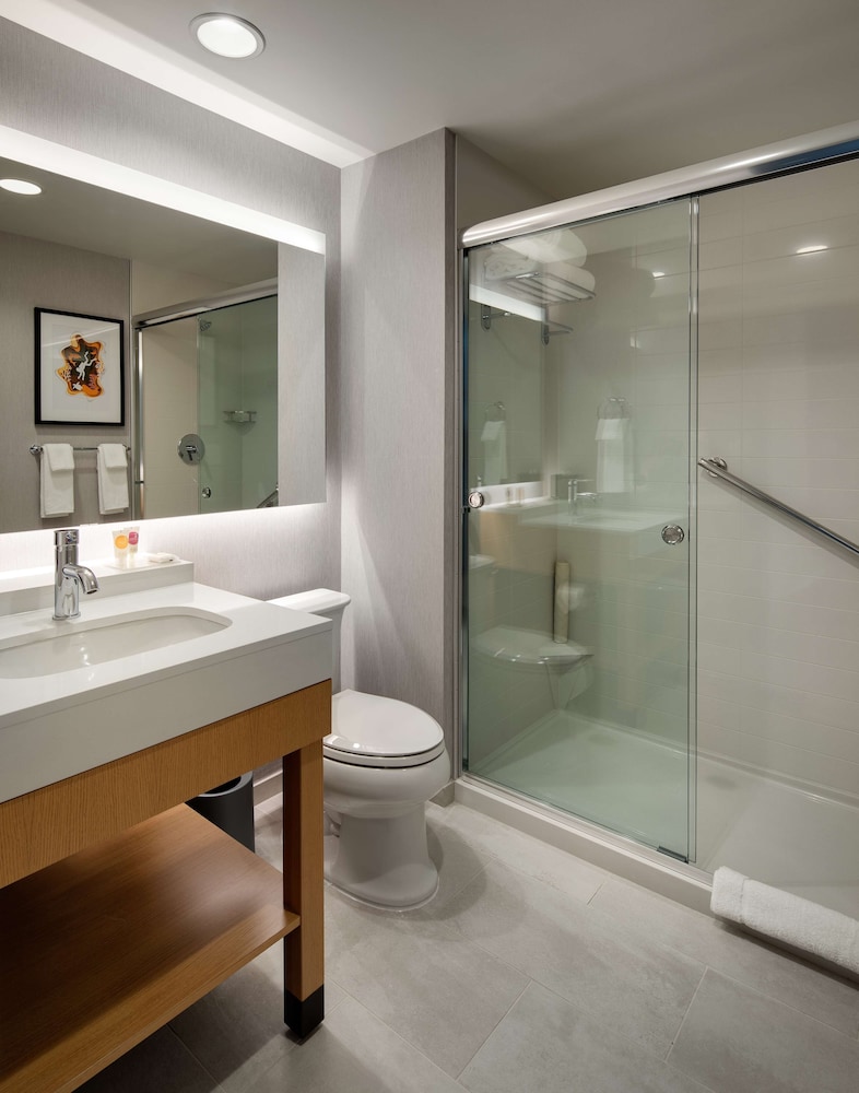 Hyatt Place Boston Seaport District 47/47