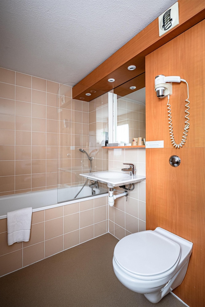 Hotel Kyriad Rennes Nord 68/69