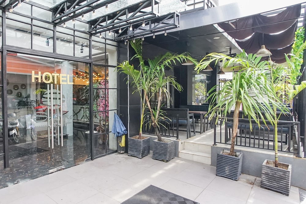 Hotel Sanrina Makassar 2/70