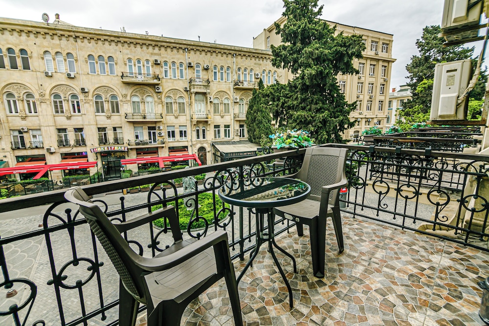 Bristol Hotel Baku 27/51