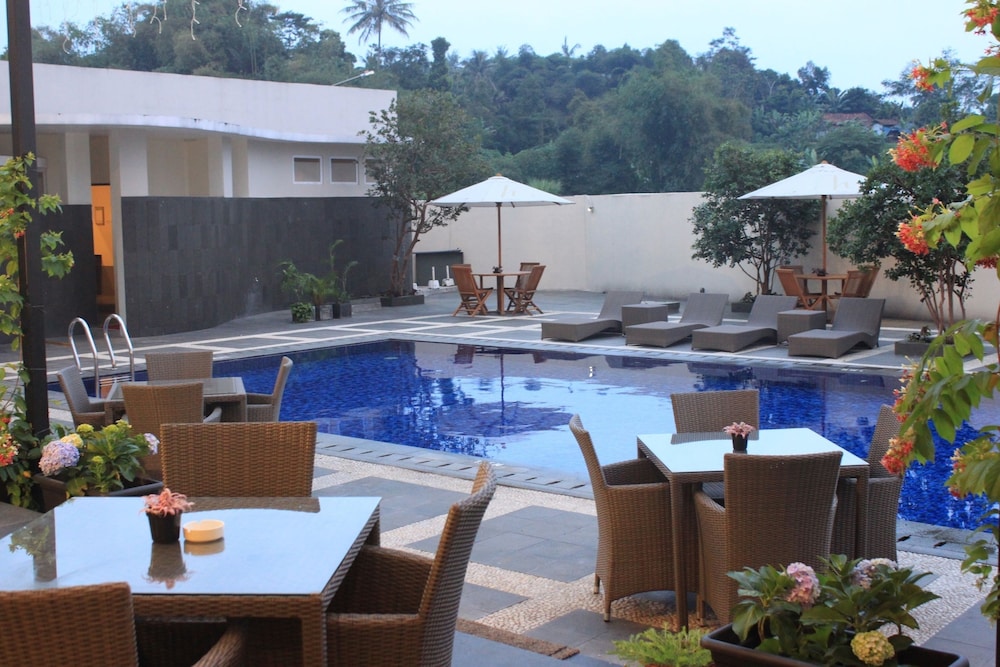 Horison Sukabumi 9/27