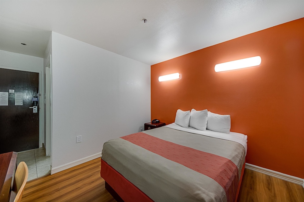 Motel6 McAllen, TX - East 21/60