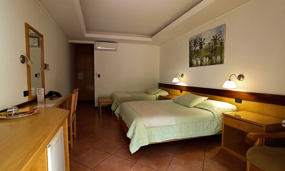 Papillon Hotel 8/50