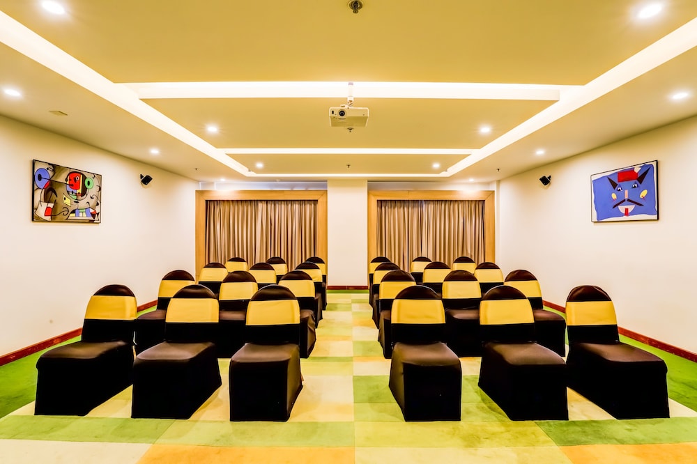 Lemon Tree Hotel Electronics City Bengaluru 55/61