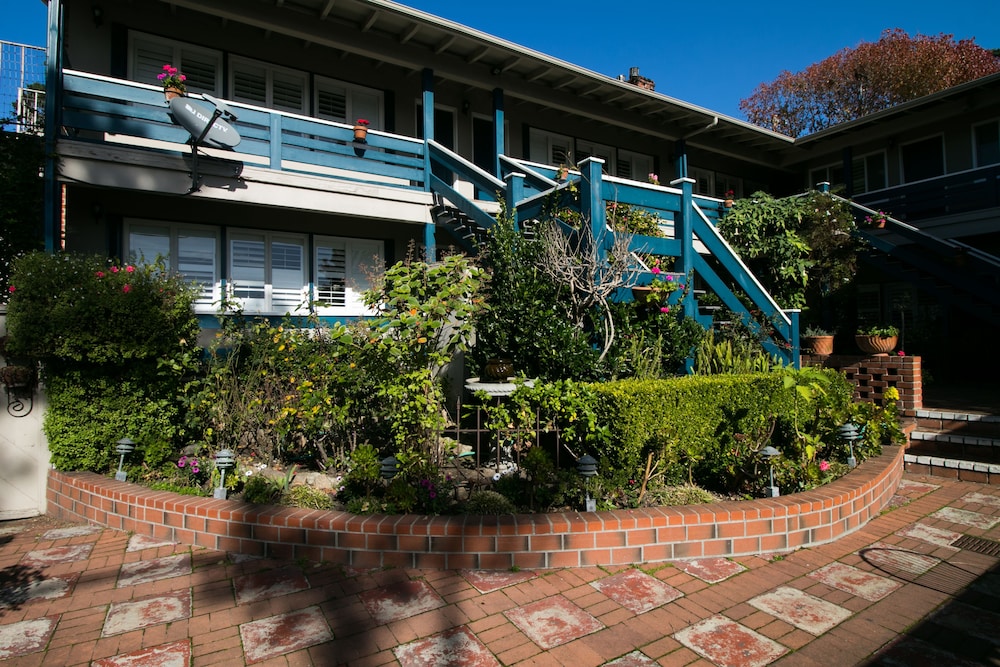 Carmel Wayfarer Inn 41/50