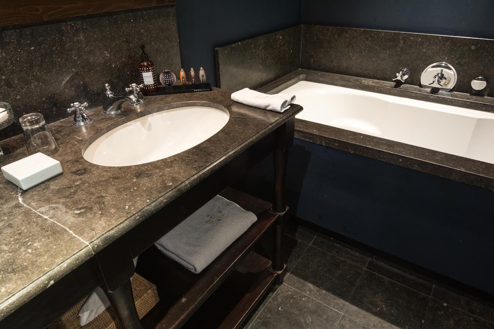 Bliss Boutique Hotel 39/47
