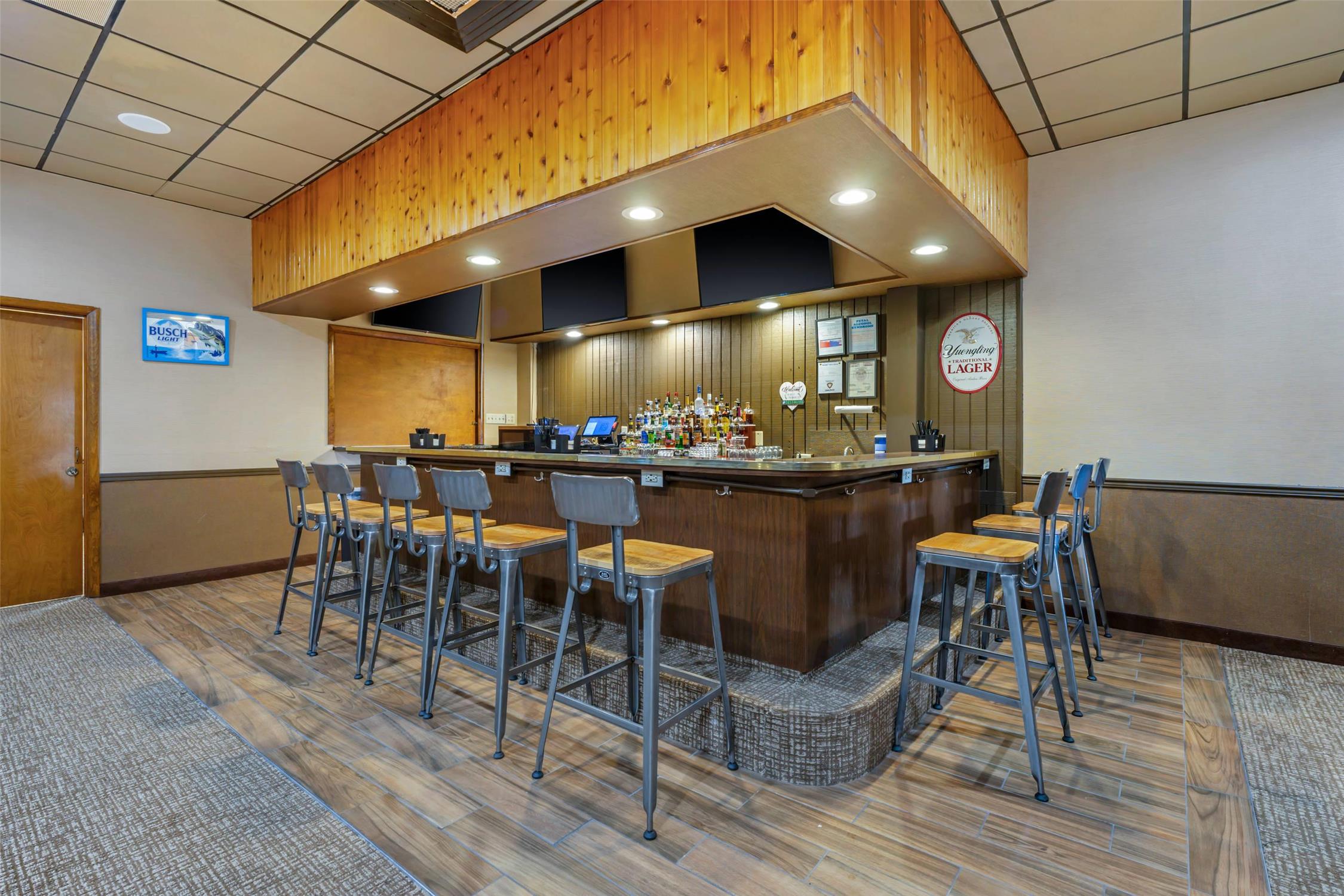 Comfort Inn & Suites Triadelphia - Wheeling 33/38