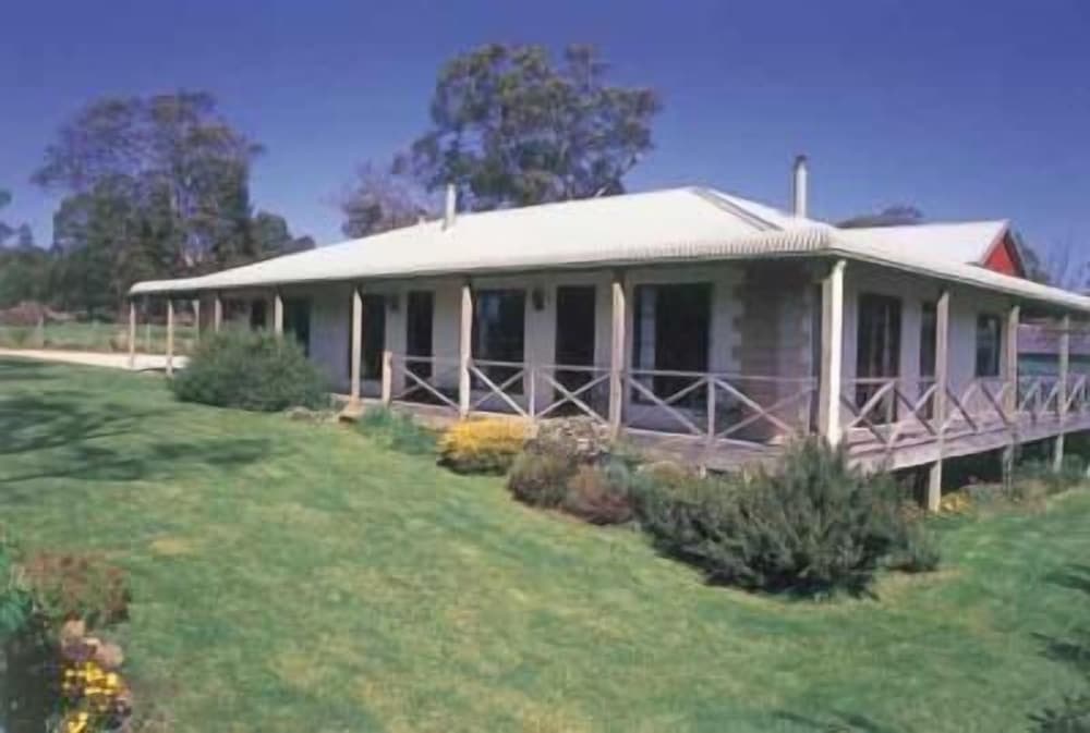 PLATYPUS PARK COUNTRY RETREAT 52/57