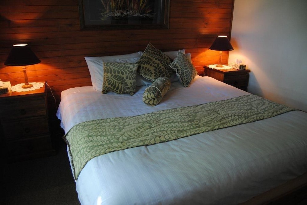 Clarendon Chalets 18/50