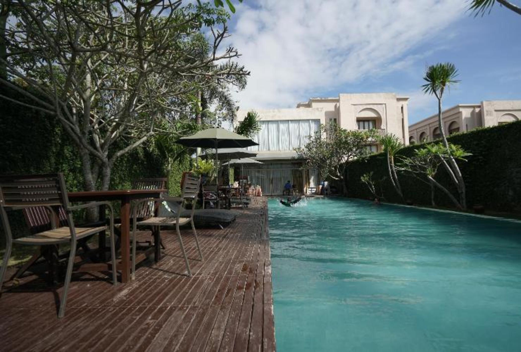 The Pade Hotel 18/22