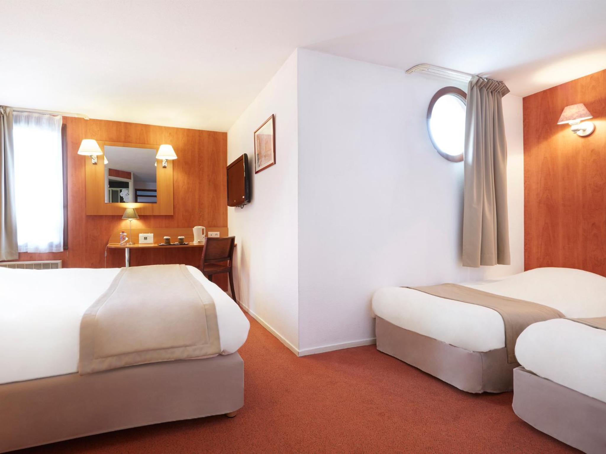 Room, 1 Double and 1 Single Bed