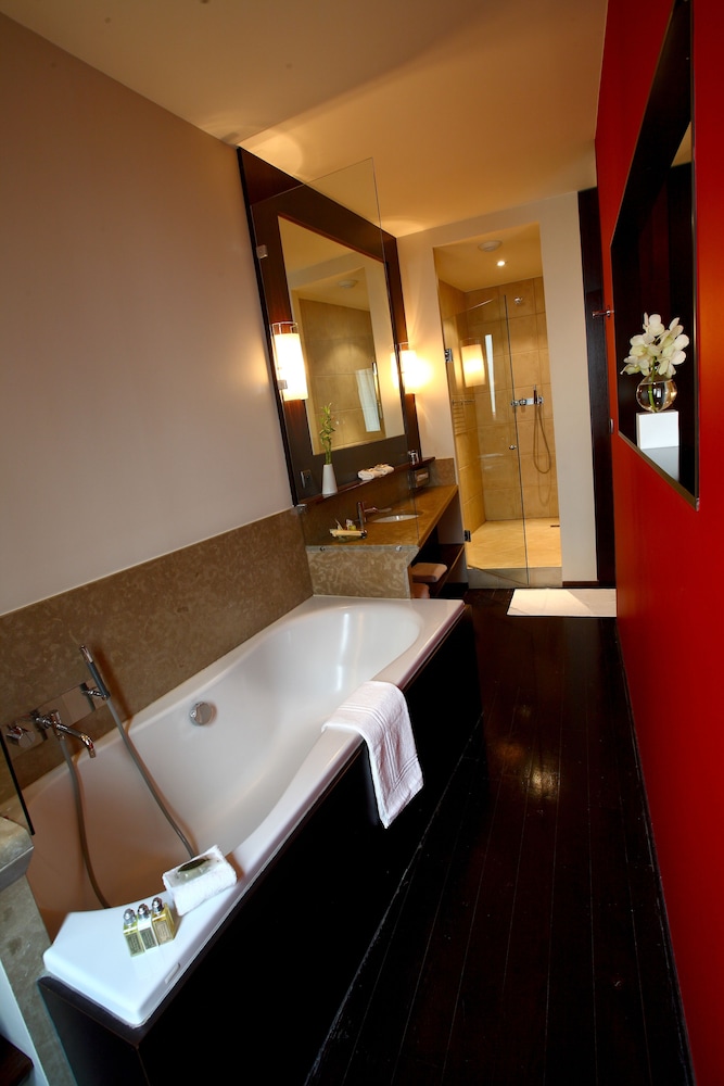 THE BOUTIQUE HOTEL GARONNE 32/33