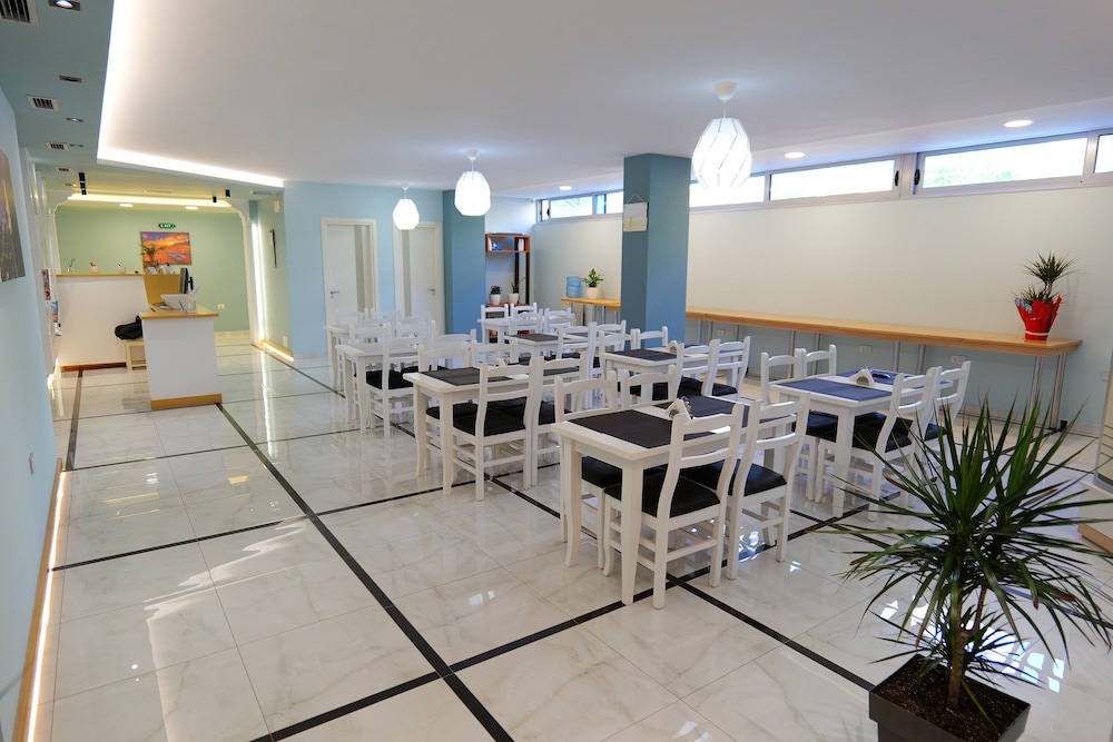 Oceanic Overview Suites 33/50